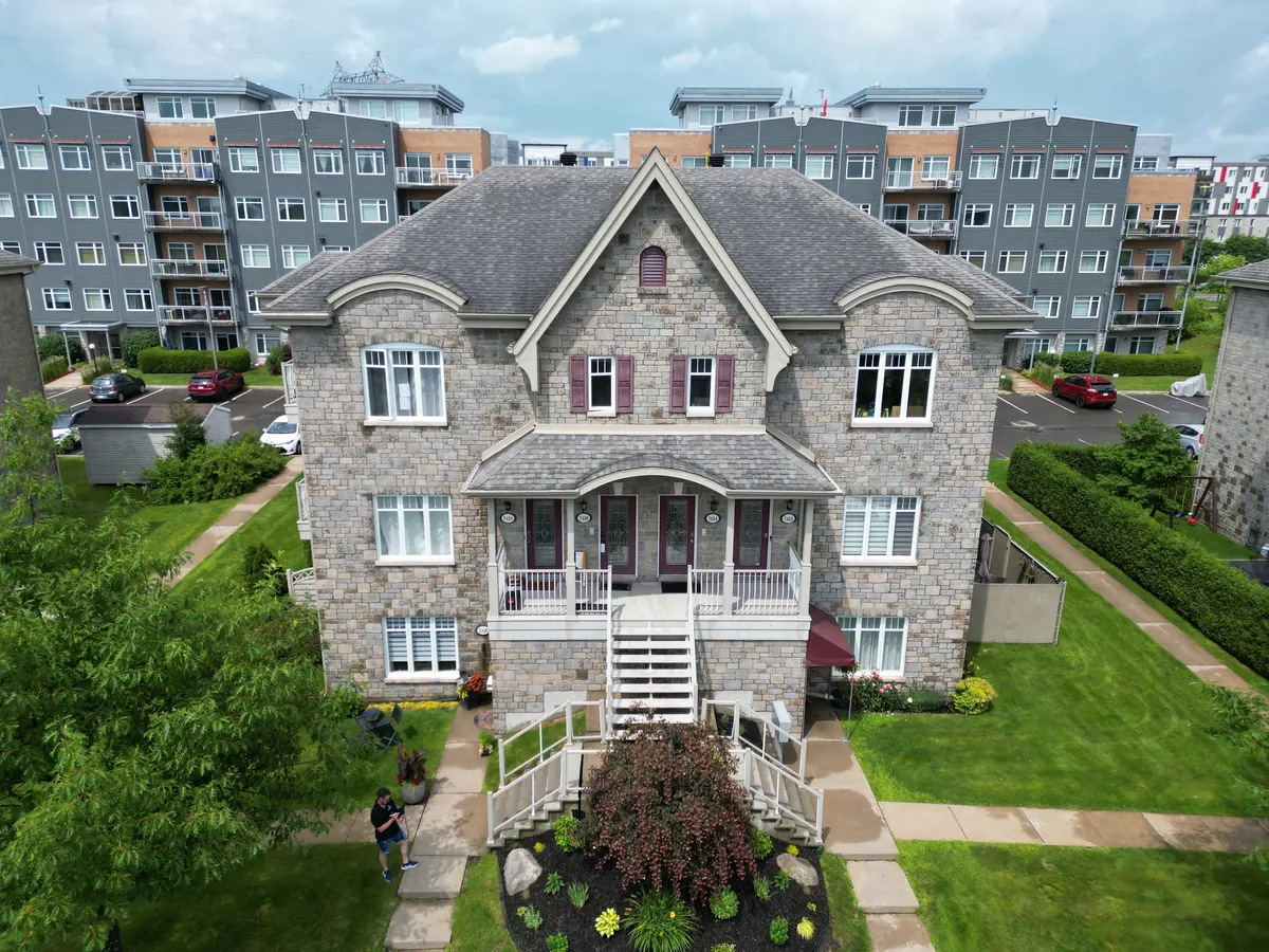 Immeuble de copropriété au 7410-7420, rue de Buffalo, Québec