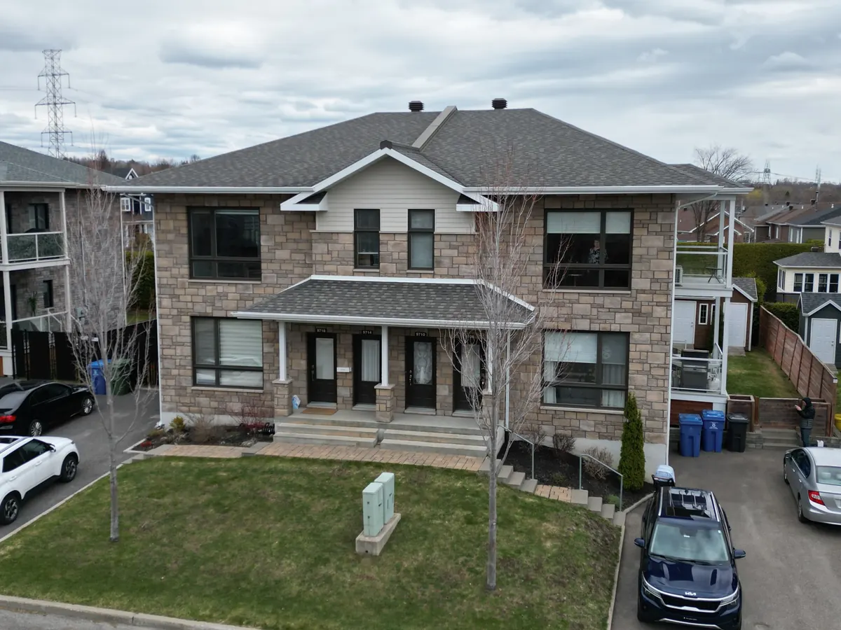 Immeuble de copropriété au 9706-9718, rue de la Camomille, Québec